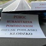 Kartka z drukowanym napisem: pomoc humanitarna powodzianom. Bielsk Podlaski - Kłodzko