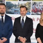 Burmistrz wita gości.