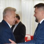 Burmistrz wita gości.