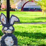 Piękne ozdoby w parku miejskim.