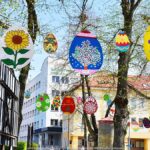 Piękne ozdoby w parku miejskim.