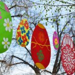 Piękne ozdoby w parku miejskim.