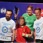 Gala mistrzostw w domu kultury i wręczanie pucharów i medali na scenie.