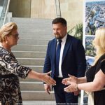 Powitanie gości przez burmistrza.