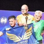 Gala mistrzostw w domu kultury i wręczanie pucharów i medali na scenie.