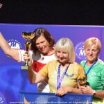 Gala mistrzostw w domu kultury i wręczanie pucharów i medali na scenie.