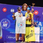 Gala mistrzostw w domu kultury i wręczanie pucharów i medali na scenie.