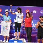 Gala mistrzostw w domu kultury i wręczanie pucharów i medali na scenie.