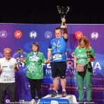 Gala mistrzostw w domu kultury i wręczanie pucharów i medali na scenie.