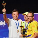 Gala mistrzostw w domu kultury i wręczanie pucharów i medali na scenie.