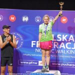 Gala mistrzostw w domu kultury i wręczanie pucharów i medali na scenie.