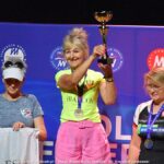 Gala mistrzostw w domu kultury i wręczanie pucharów i medali na scenie.