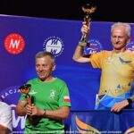 Gala mistrzostw w domu kultury i wręczanie pucharów i medali na scenie.