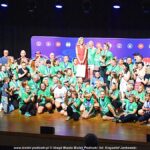 Gala mistrzostw w domu kultury i wręczanie pucharów i medali na scenie.