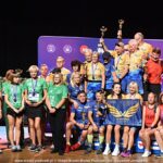 Gala mistrzostw w domu kultury i wręczanie pucharów i medali na scenie.