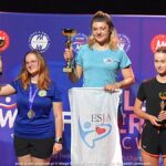 Gala mistrzostw w domu kultury i wręczanie pucharów i medali na scenie.