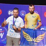 Gala mistrzostw w domu kultury i wręczanie pucharów i medali na scenie.