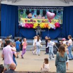 występy didżejów na scenie muszli koncertowej