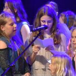 Festiwal młodych wokalistów Podlaska Nuta na scenie domu kultury.