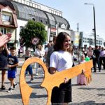 Kolorowy korowód przebierańców i przemarsz ulicami Bielska z kluczem do bram miasta.