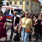 Kolorowy korowód przebierańców i przemarsz ulicami Bielska z kluczem do bram miasta.