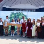 Kolorowy korowód przebierańców i przemarsz ulicami Bielska z kluczem do bram miasta.