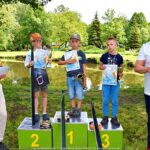 Wręczanie nagród na zakończenie zawodów wędkarskich.