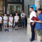 Wręczenie nagród w konkursie fotograficznym dla dzieci.