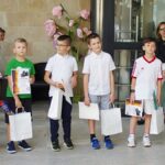 Wręczenie nagród w konkursie fotograficznym dla dzieci.