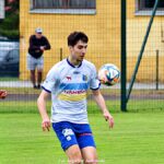 Mecz czwartej ligi seniorów piłki nożnej.