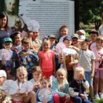 Święto skweru. Dzieci bawiące się w plenerze.