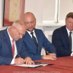 Uroczystość podpisania umów w bielskim ratuszu.