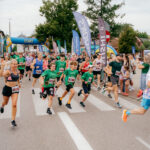 Bieg w plenerze ulicami miasta.