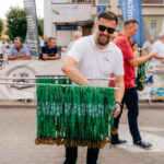 Wiszące medale i burmistrz.