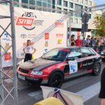 Rajd samochodowy ulicami miasta.