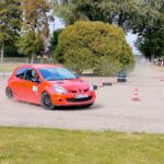 Rajd samochodowy ulicami miasta.