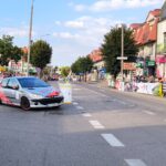 Rajd samochodowy ulicami miasta.