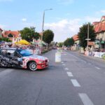 Rajd samochodowy ulicami miasta.