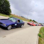 Rajd samochodowy ulicami miasta.