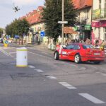 Rajd samochodowy ulicami miasta.