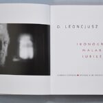 Strona tytułowa wydawnictwa ze zdjęciem księdza oraz tytułem książki.