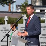 Uroczystości na cmentarzu wojennym.