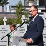 Uroczystości na cmentarzu wojennym.