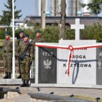 Uroczystości na cmentarzu wojennym.