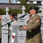 Uroczystości na cmentarzu wojennym.