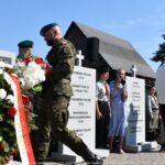 Uroczystości na cmentarzu wojennym.