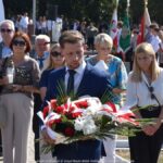 Uroczystości na cmentarzu wojennym.