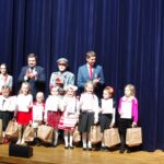 wręczenie nagród na scenie