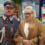 pamiątkowe zdjęcie z aktorem grającym postać Piłsudskiego