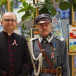 pamiątkowe zdjęcie z aktorem grającym postać Piłsudskiego